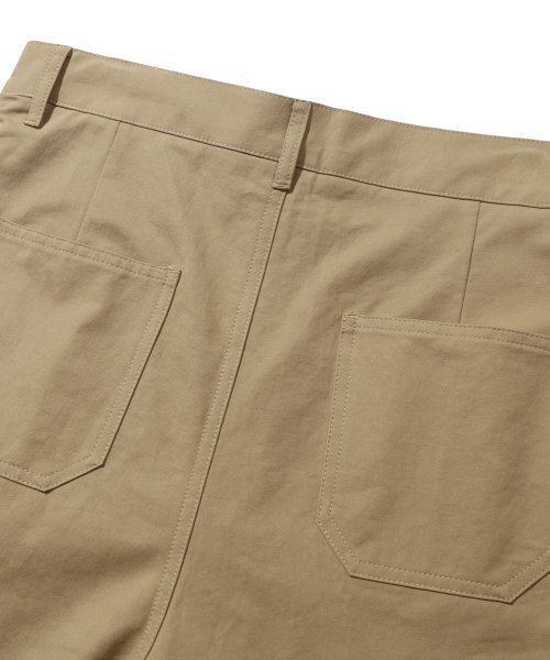 TRILLION(トリリオン)の「サイドタックスナップボタンワイドコットンパンツ(ベージュ)(その他パンツ・レディース・その他・LARGE/X-LARGE/MEDIUM)」の9枚目の写真