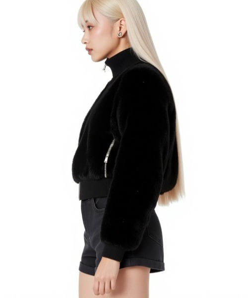 .KOM（ドットコム）の「A'GEM/9 × .kom 『.kom/ドットケーオーエム』ハイネックフェイクファーブルゾン（ブルゾン・レディース・ベージュ/ブラック・FREE）」の9枚目の写真