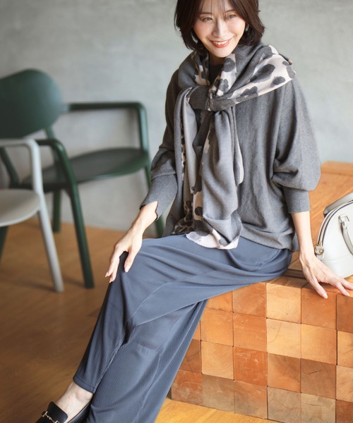 Ehre style(エーレスタイル)の「快適ツヤプリーツ 気取らずキレイ(その他パンツ・レディース・アイボリー/グレー/チャコールグレー・FREE)」の4枚目の写真