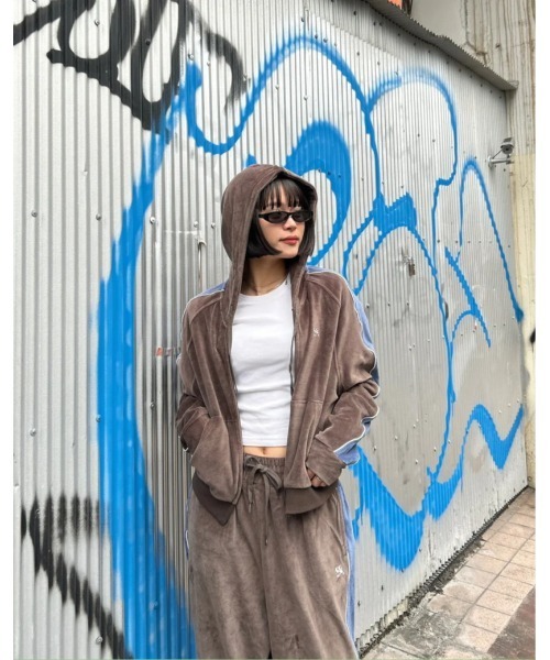 codegraphy（コードグラフィー）の「(Woman) Velvet hoodie zip-up CBDWWTC001（パーカー・レディース・ブラウン/ブラック・フリー）」の11枚目の写真