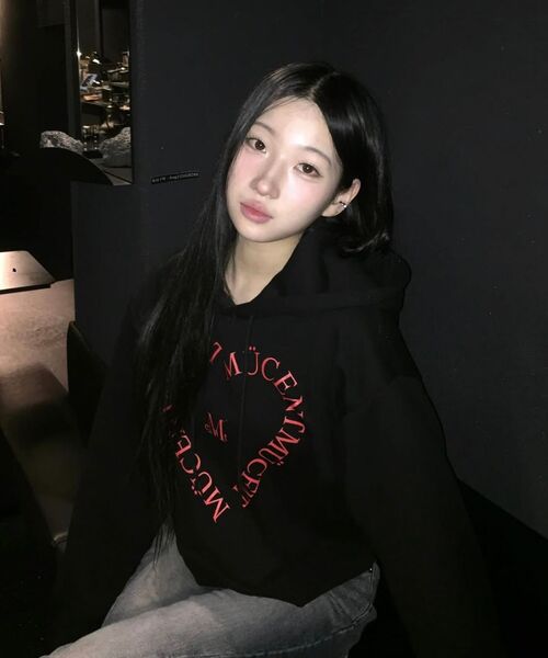 MUCENT(ムセント)の「ハートレタリングフードパーカー 男女共用 (3カラー)(パーカー・レディース・バーガンディー/グレー/ブラック・S-Short/unisex L)」の21枚目の写真