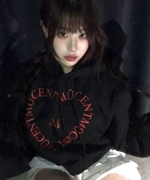 MUCENT(ムセント)の「ハートレタリングフードパーカー 男女共用 (3カラー)(パーカー・レディース・バーガンディー/グレー/ブラック・S-Short/unisex L)」の16枚目の写真