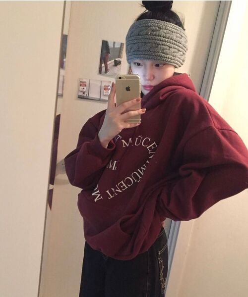 MUCENT(ムセント)の「ハートレタリングフードパーカー 男女共用 (3カラー)(パーカー・レディース・バーガンディー/グレー/ブラック・S-Short/unisex L)」の11枚目の写真