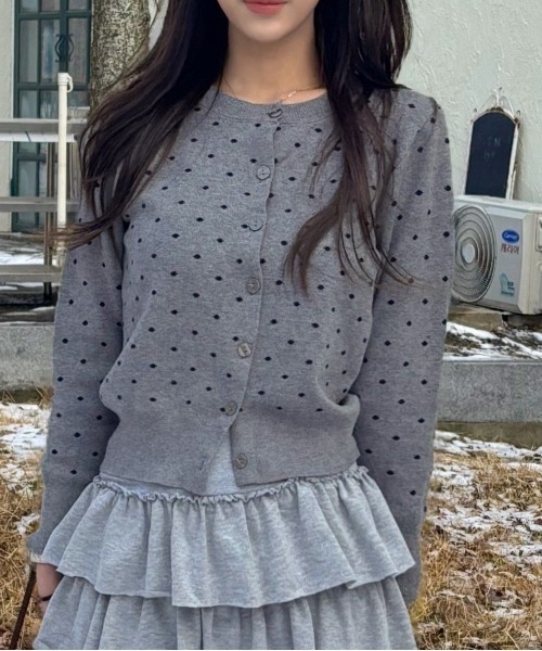 Vini（ヴィニ）の「ドットカーディガン（カーディガン/ボレロ・レディース・ブラック/グレー・MEDIUM）」の2枚目の写真