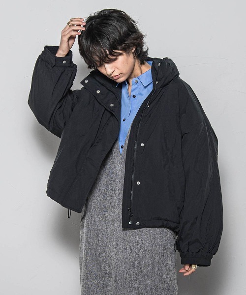 MAYSON GREY(メイソングレイ)の「【WEB限定】中綿ボリュームショートブルゾン≪手洗い可能≫(ダウンジャケット/コート・レディース・オフホワイト/ブラック・M)」の10枚目の写真