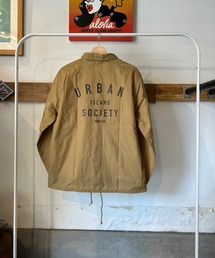 URBAN ISLAND SOCIETY（アーバンアイランドソサエティ）の「【URBAN ISLAND SOCIETY/アーバンアイランドソサエティ】UIS COACH JACKET/コーチジャケット ロゴ バックプリント（ナイロンジャケット）」