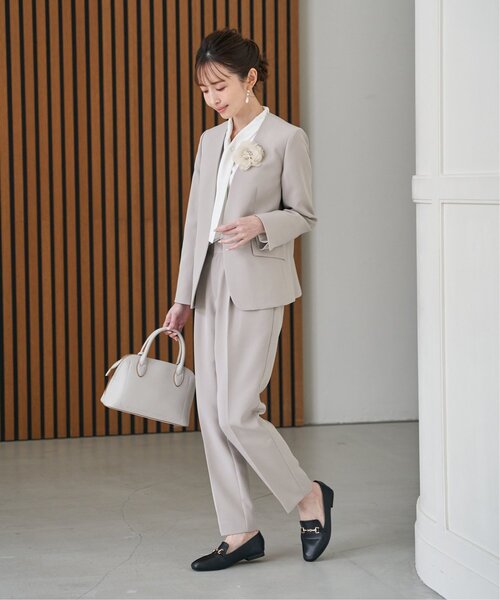 IKKA LOUNGE（イッカラウンジ）の「【洗濯機で洗える／セットアップ対応】ウォッシャブルVネックジャケット（ノーカラージャケット・レディース・ブラック/グレイッシュベージュ/ネイビー・M/L/S/XL）」の7枚目の写真