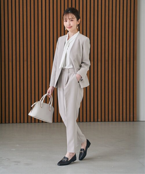 IKKA LOUNGE（イッカラウンジ）の「【洗濯機で洗える／セットアップ対応】ウォッシャブルVネックジャケット（ノーカラージャケット・レディース・ブラック/グレイッシュベージュ/ネイビー・M/L/S/XL）」の8枚目の写真