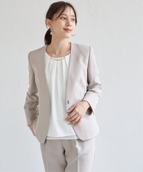 IKKA LOUNGE（イッカラウンジ）の「【洗濯機で洗える／セットアップ対応】ウォッシャブルVネックジャケット（ノーカラージャケット・レディース・ブラック/グレイッシュベージュ/ネイビー・M/L/S/XL）」の9枚目の写真