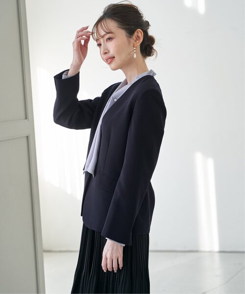 IKKA LOUNGE（イッカラウンジ）の「【洗濯機で洗える／セットアップ対応】ウォッシャブルVネックジャケット（ノーカラージャケット・レディース・ブラック/グレイッシュベージュ/ネイビー・M/L/S/XL）」の22枚目の写真