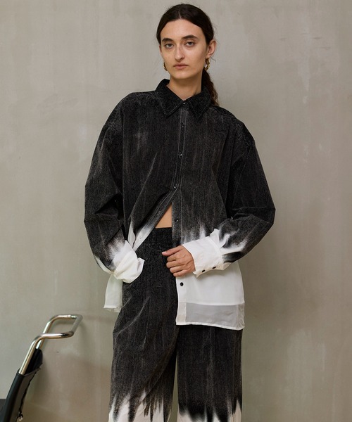 MAISON SPECIAL(メゾンスペシャル)の「Flocky Denim Shirt/フロッキーデニムシャツ(シャツ/ブラウス・レディース・ブルー/ブラック・FREE)」の1枚目の写真