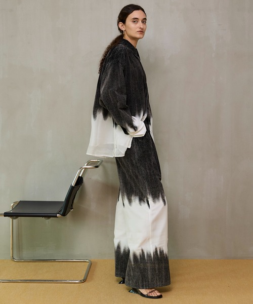 MAISON SPECIAL(メゾンスペシャル)の「Flocky Denim Shirt/フロッキーデニムシャツ(シャツ/ブラウス・レディース・ブルー/ブラック・FREE)」の4枚目の写真