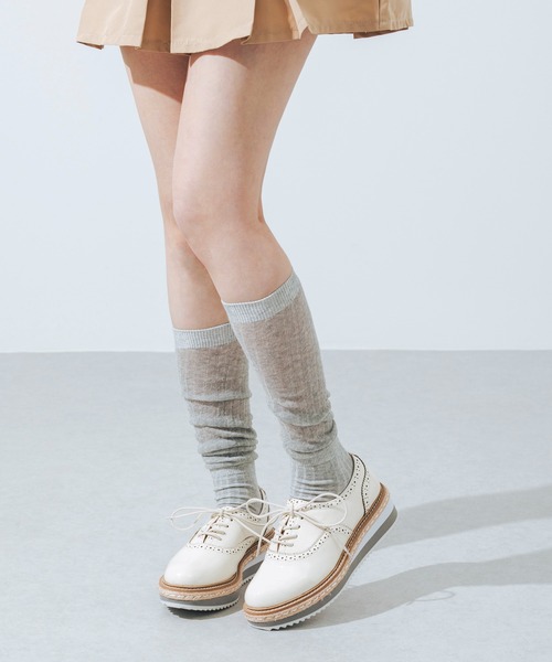 EVOL（イーボル）の「【美脚効果・22.0-25.0cm展開】厚底プラットフォームレースアップシューズ JA5922（ドレスシューズ・レディース・ブラック/アイボリー/シルバー・24.0cm/24.5cm/25.0cm/22.0cm/22.5cm/23.0cm/23.5cm）」の2枚目の写真