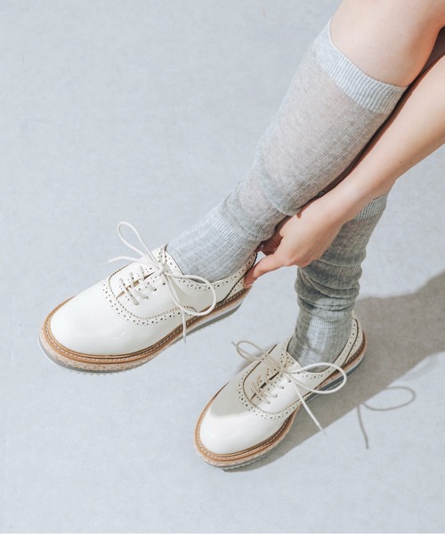 EVOL（イーボル）の「【美脚効果・22.0-25.0cm展開】厚底プラットフォームレースアップシューズ JA5922（ドレスシューズ・レディース・ブラック/アイボリー/シルバー・24.0cm/24.5cm/25.0cm/22.0cm/22.5cm/23.0cm/23.5cm）」の4枚目の写真