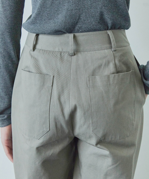 IHR（アイエイチアール）の「ボタンポイントコットンパンツ / カーキブラウン（その他パンツ・レディース・その他・SMALL/MEDIUM）」の3枚目の写真
