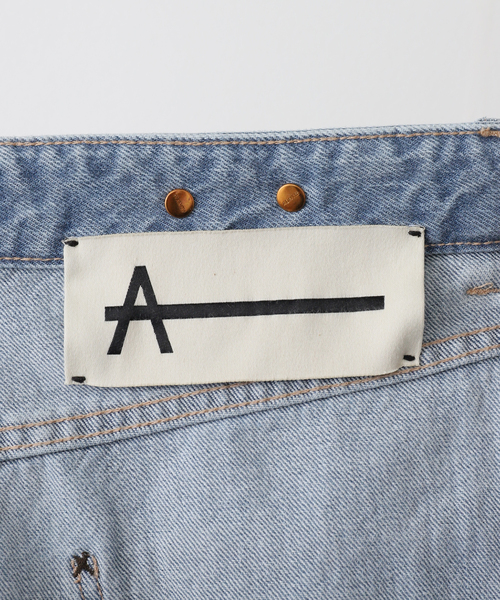 AP STUDIO（エーピーストゥディオ）の「【ADNYM ATELIER/アドニム アトリエ】HACK JEANS（デニムパンツ・レディース・ライトブルー・38/36）」の17枚目の写真