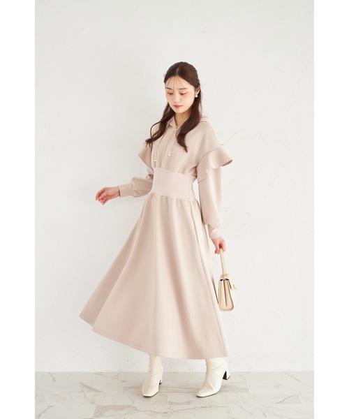 tocco closet(トッコ クローゼット)の「ウエストリブ切り替えフリルスリーブボンディングフーディワンピース(ワンピース・レディース・グレー/ベージュ/ブラック/サックスブルー・M)」の14枚目の写真