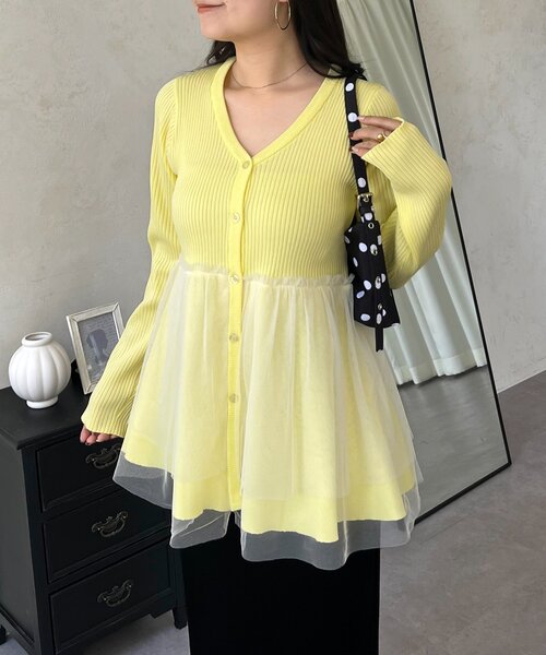 prose verse（プロズヴェール）の「チュールレイヤードVネックペプラムカーディガン（カーディガン/ボレロ・レディース・イエロー/ピンク/ブラック・LARGE/MEDIUM）」の3枚目の写真