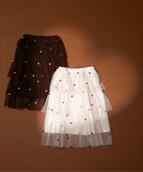 BREEZE（ブリーズ）の「ハート総柄 刺繍チュールスカート_ジュニア対応（スカート・キッズ・アイボリー/ブラウン・140/120/100/90）」の5枚目の写真