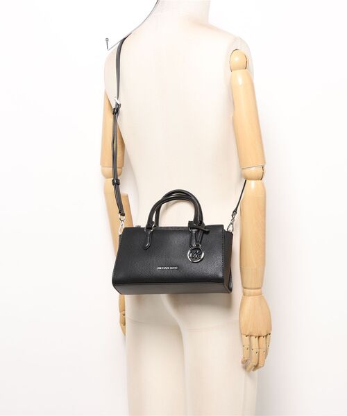 MICHAEL KORS（マイケルコース）の「ARDEN SM TZ MSGR クロスボディ（ショルダーバッグ・レディース・ブラック・FREE）」の5枚目の写真
