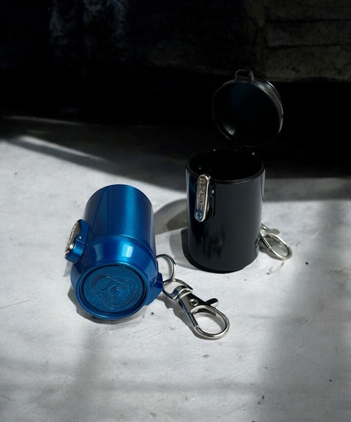 Port（ポート）の「空き缶風 デザイン ポータブル アシュトレイ（アッシュトレイ/ライター・メンズ・ブルー/シルバー/レッド/ブラック・FREE）」の2枚目の写真