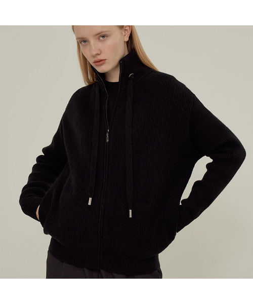 VASCARA(バスカラ)の「Turtleneck Zip-Up Knit Cardigan (5colors)(ニット/セーター・レディース・カーキ/ブラック/ライトブラウン/グレー/ブラウン・FREE)」の1枚目の写真