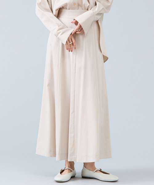 Liesse(リエス)の「パネルフレアスカート(スカート・レディース・ライトベージュ/カーキ・3/2)」の2枚目の写真