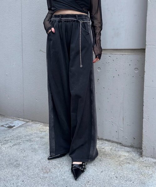 mline（エムライン）の「[mline]スウェット切り替えデニム（デニムパンツ・レディース・ベージュ/ブラック・1/2）」の2枚目の写真