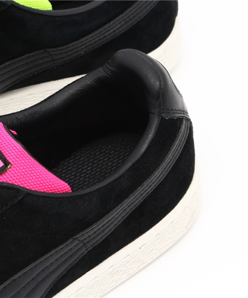 PUMA（プーマ）の「スウェード クラシック トリックス（スニーカー・メンズ・ブラック×ホワイト・24.5cm/25.5cm/26.5cm/27.5cm/26.0cm/27.0cm/23.0cm/23.5cm/28.5cm/24.0cm/29.0cm/22.5cm/25.0cm/28.0cm）」の9枚目の写真