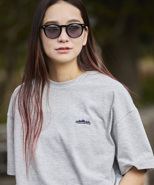 FREAK'S STORE(フリークスストア)の「限定展開 THOUSAND MILE×FREAK'S STORE サウザンドマイル 別注 ワンポイント刺繍 クルーネック Tシャツ 抗菌防臭 吸水速乾(Tシャツ/カットソー・メンズ・ホワイト/グリーン/アッシュグレー/ブラック・SMALL/MEDIUM/LARGE)」の4枚目の写真