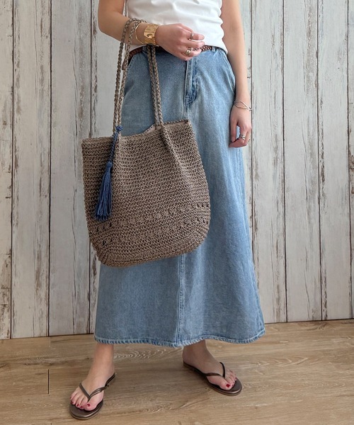 LBC（エルビーシー）の「雑材タッセル付きトートバッグ（ショルダーバッグ・レディース・ブラウン/グリーン/ベージュ・FREE）」の2枚目の写真