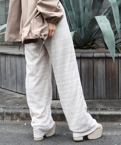 CECIL McBEE(セシルマクビー)の「カットレースストレートパンツ(その他パンツ・レディース・ブラック/アイボリー/ブルー・MEDIUM/LARGE)」の6枚目の写真