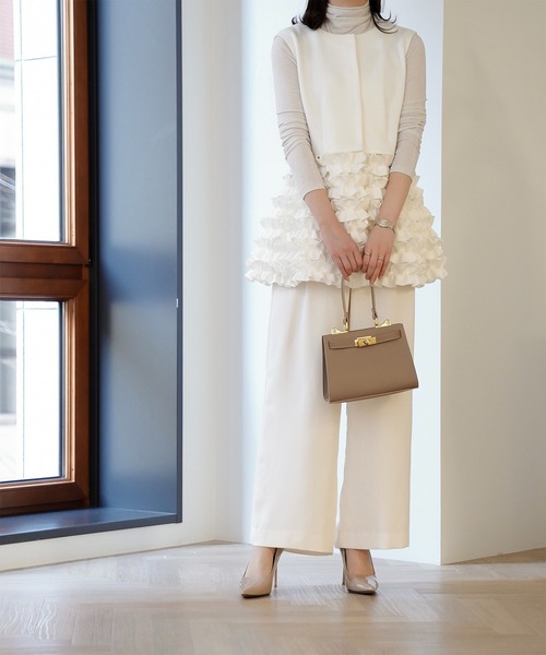 HUIT bouquet(ユイット)の「2way フリルヘム ジレ HUIT(その他アウター・レディース・ホワイト/ブラック/ネイビー・M)」の6枚目の写真