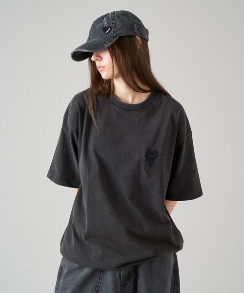 ONCILY（オンシェリー）の「26SS HEART LOGO DRAW CODE T-SHIRT / ハートロゴドローコードTシャツ（Tシャツ/カットソー・メンズ・ピンク/ホワイト系その他3/ホワイト系その他/ホワイト系その他5/ライトブルー/ブラック系その他2/ブラック/ネイビー系/ブラック系その他3/ブラック系その他/ホワイト系その他4/ホワイト系その他2/ボルドー/ネイビー系1・SMALL/LARGE/MEDIUM）」の7枚目の写真