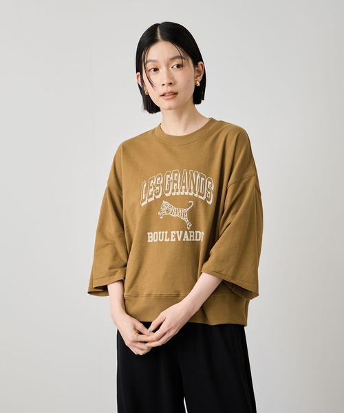 Mac-House（マックハウス）の「Idnes　ミニ裏毛 フロントプリント 5分袖Tシャツ（Tシャツ/カットソー・レディース・グレー/サックスブルー/ブラウン・FREE）」の2枚目の写真