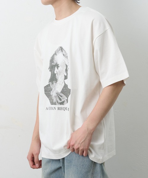 COLONY 2139(コロニートゥーワンスリーナイン)の「ConVenir/GENIUS プリントTEE(Tシャツ/カットソー・メンズ・グレー系その他2/ホワイト系その他/グレー系その他3/ブラック系その他3/ブラック系その他/ホワイト系その他2/ホワイト系その他3/グレー系その他/ブラック系その他2・LARGE/MEDIUM)」の11枚目の写真