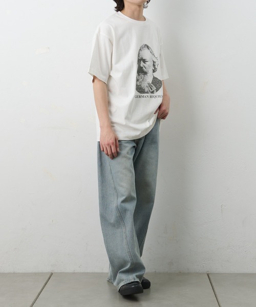 COLONY 2139(コロニートゥーワンスリーナイン)の「ConVenir/GENIUS プリントTEE(Tシャツ/カットソー・メンズ・グレー系その他2/ホワイト系その他/グレー系その他3/ブラック系その他3/ブラック系その他/ホワイト系その他2/ホワイト系その他3/グレー系その他/ブラック系その他2・LARGE/MEDIUM)」の17枚目の写真