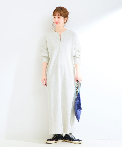 B.C STOCK(ベーセーストック)の「ウォッシャブル / ワッフルヘンリーネックワンピース(ワンピース・レディース・アイボリー/コバルトブルー・FREE)」の1枚目の写真