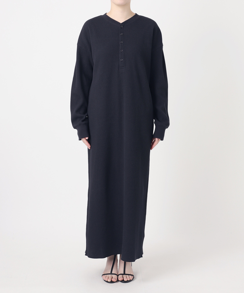 B.C STOCK(ベーセーストック)の「ウォッシャブル / ワッフルヘンリーネックワンピース(ワンピース・レディース・アイボリー/コバルトブルー・FREE)」の9枚目の写真