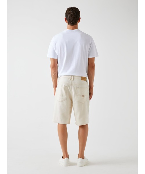 Guess（ゲス）の「CARSON デニムパンツ ショートパンツ ショーツ（デニムパンツ・メンズ・アイボリー・28inch/29inch/30inch/31inch/33inch）」の4枚目の写真