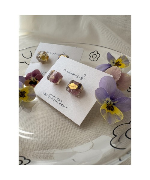 tone（トーン）の「【marumusubi】viola square ピアス(MA)（ピアス（両耳用）・レディース・レッド/イエロー/パープル/ブルー・FREE）」の2枚目の写真