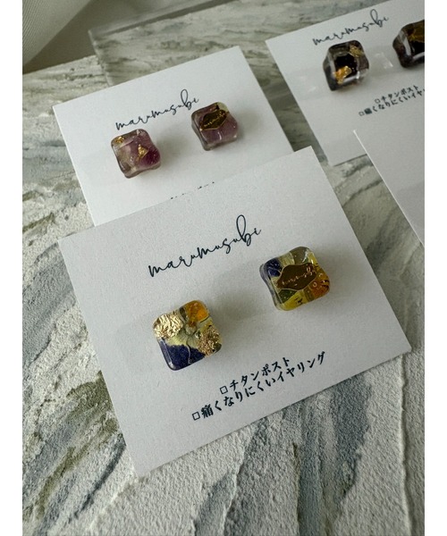 tone（トーン）の「【marumusubi】viola square ピアス(MA)（ピアス（両耳用）・レディース・レッド/イエロー/パープル/ブルー・FREE）」の3枚目の写真