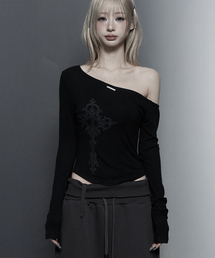 Lettering Printing One-Shoulder Long Sleeve Top (Black)