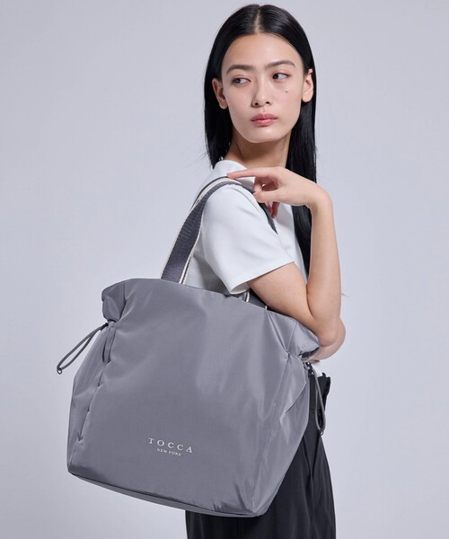 TOCCA（トッカ）の「ETTORE BAG トートバッグ（トートバッグ・レディース・ベージュ系/ブラック系/ライトグレー系・F）」の2枚目の写真