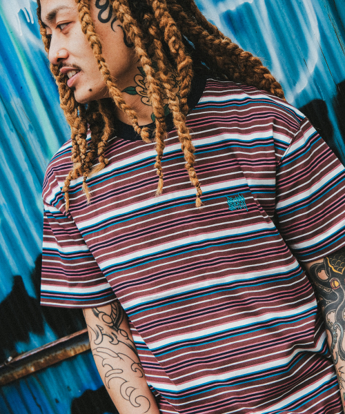 BROWNBREATH(ブラウンブレス)の「STRIPE CROP TAG TEE - BURGUNDY(Tシャツ/カットソー・レディース・その他・X-LARGE/LARGE/MEDIUM/SMALL)」の1枚目の写真