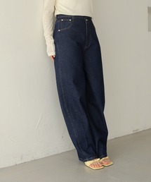 cheriella（シェリエラ）の「【cheriella】アシメカーブウエストデニムパンツ　ASYMMETRIC CURVED WAIST DENIM PANTS（デニムパンツ）」