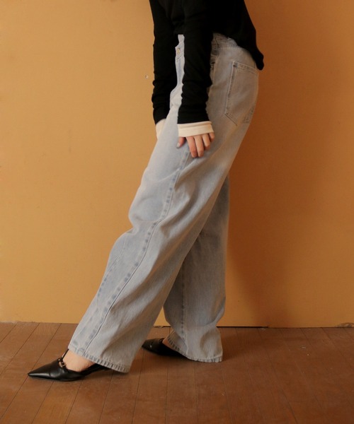 cheriella(シェリエラ)の「【cheriella】アシメカーブウエストデニムパンツ ASYMMETRIC CURVED WAIST DENIM PANTS(デニムパンツ・レディース・ネイビー/ブルー・FREE)」の5枚目の写真