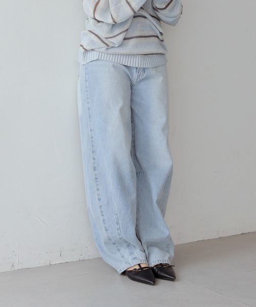 cheriella(シェリエラ)の「【cheriella】アシメカーブウエストデニムパンツ ASYMMETRIC CURVED WAIST DENIM PANTS(デニムパンツ・レディース・ネイビー/ブルー・FREE)」の11枚目の写真