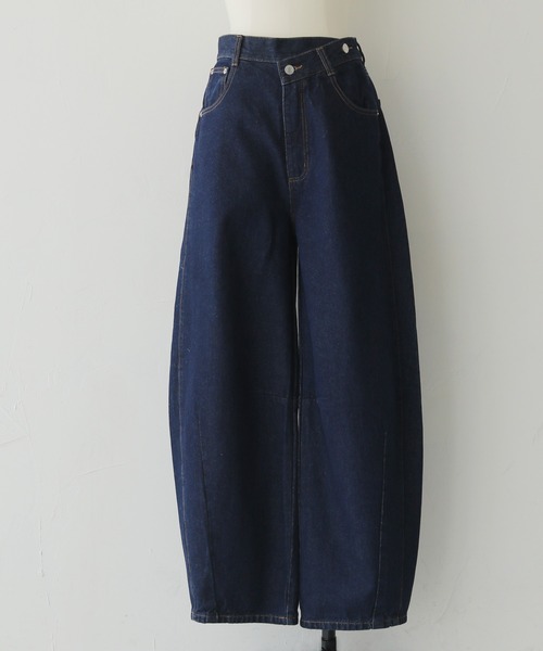 cheriella(シェリエラ)の「【cheriella】アシメカーブウエストデニムパンツ ASYMMETRIC CURVED WAIST DENIM PANTS(デニムパンツ・レディース・ネイビー/ブルー・FREE)」の21枚目の写真