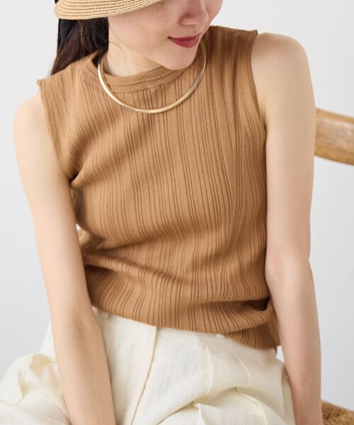 le.coeur blanc(ルクールブラン)の「《WEB限定アイテム》ランダムリブノースリーブトップス(Tシャツ/カットソー・レディース・アイボリー/キャメル/ブラウン/ブラック/ベージュ・38)」の1枚目の写真